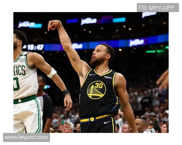 迪亚巴特表现出色9投7中高效斩获17分12篮板并贡献6个前场篮板 迪亚巴特表现出色9投7中高效斩获17分12篮板并贡献6个前场篮板