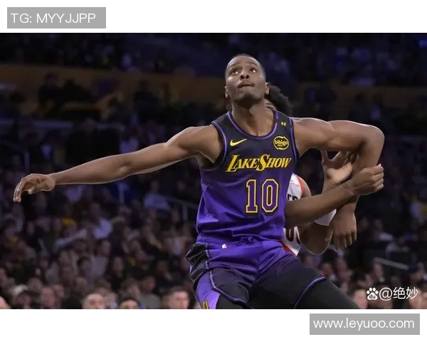 雷迪克称赞里夫斯范德比尔特科洛克和RJ戴维斯今日精彩表现引发关注 雷迪克称赞里夫斯范德比尔特科洛克和RJ戴维斯今日精彩表现引发关注