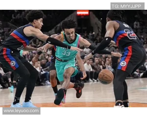 Shams曝六名球员艾维杜伦马瑟林凯斯勒索汉沃特森将不会提前续约