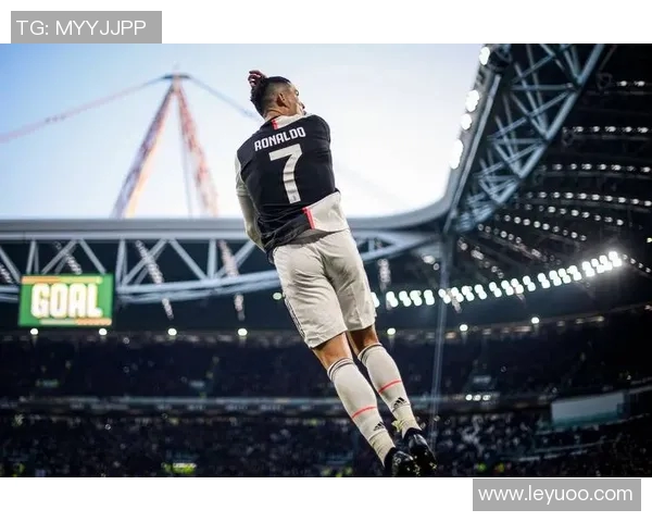 C罗昔日尤文队友工地打拼走红25岁因伤退役成励志典范