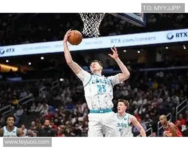 卡尔克布伦纳表现抢眼四投全中贡献双十数据但致命失误令人惋惜 卡尔克布伦纳表现抢眼四投全中贡献双十数据但致命失误令人惋惜