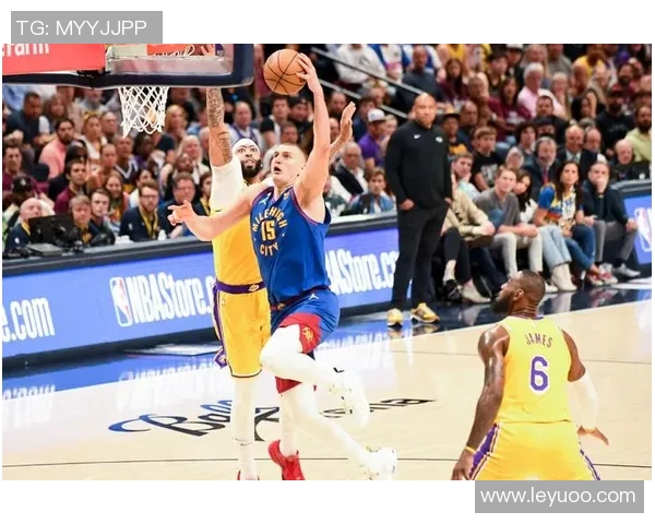 里夫斯谈轮换不足的挑战强调全队拼尽全力应对困难局面