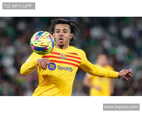 巴萨寻求孔德替补目标锁定28岁多特后卫莱尔森